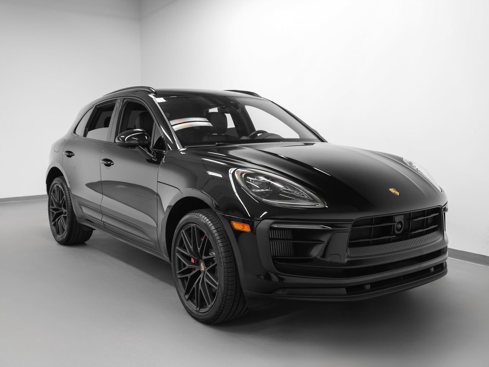 Certified 2023 Porsche Macan S image 10