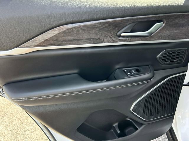Used 2023 Jeep Grand Cherokee 4WD 4xe image 7