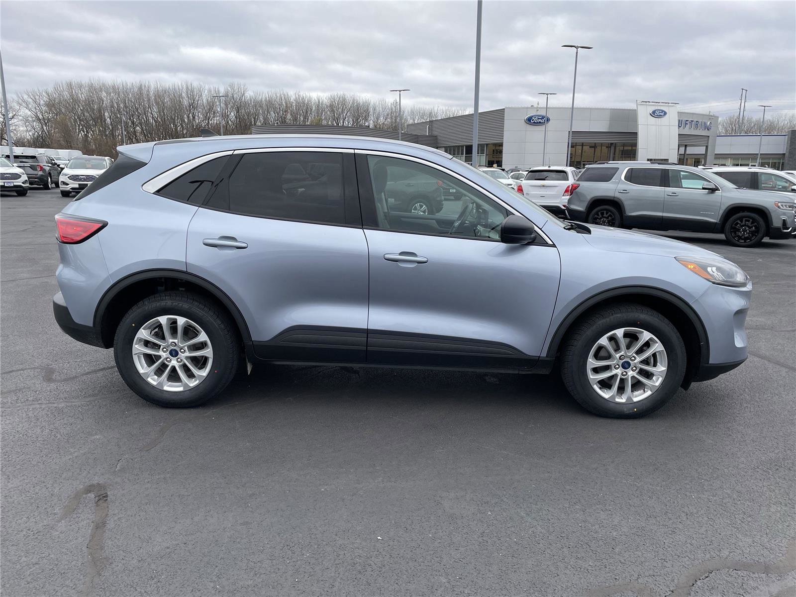 Used 2022 Ford Escape SE w/ Cold Weather Package AWD/4WD image 8