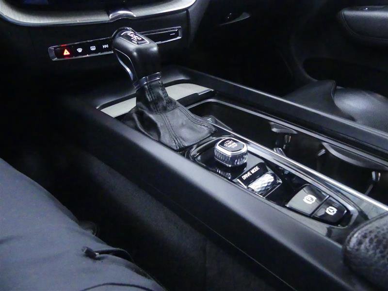 Used 2019 Volvo XC60 T5 Inscription image 17