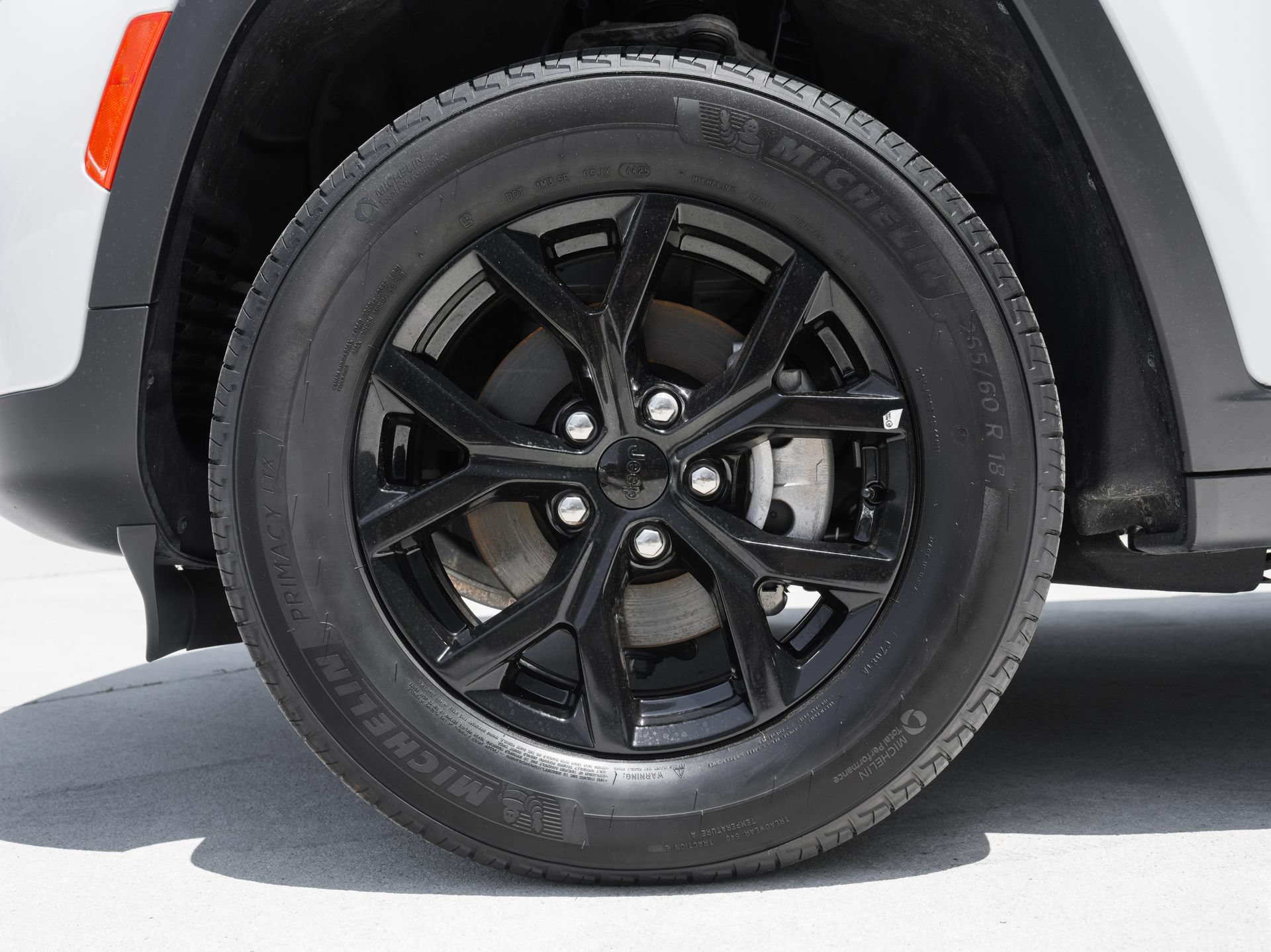 Used 2025 Jeep Grand Cherokee Altitude RWD image 32