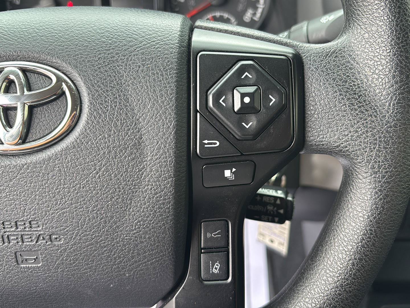 Used 2023 Toyota Tacoma SR AWD/4WD image 13