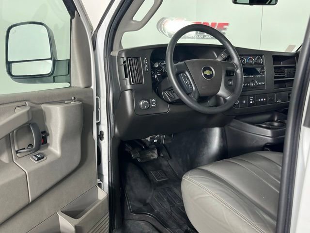 Used 2022 Chevrolet Express 3500 LS RWD image 18