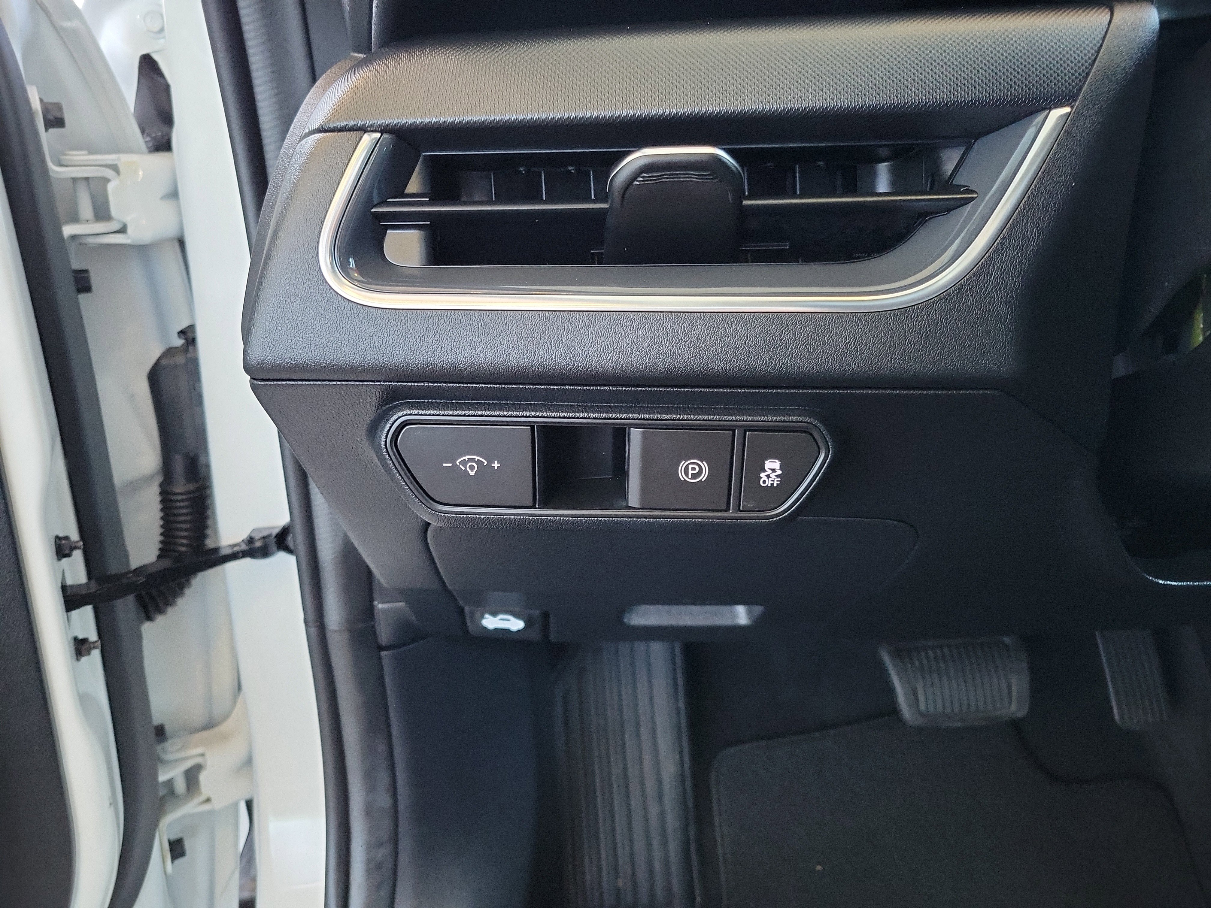 Used 2025 Kia K4 EX image 15