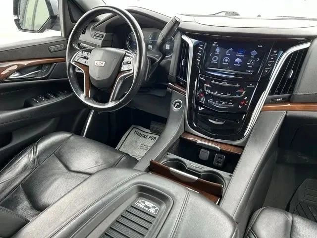 Used 2020 Cadillac Escalade ESV Luxury w/ Escalade Sport Edition image 22