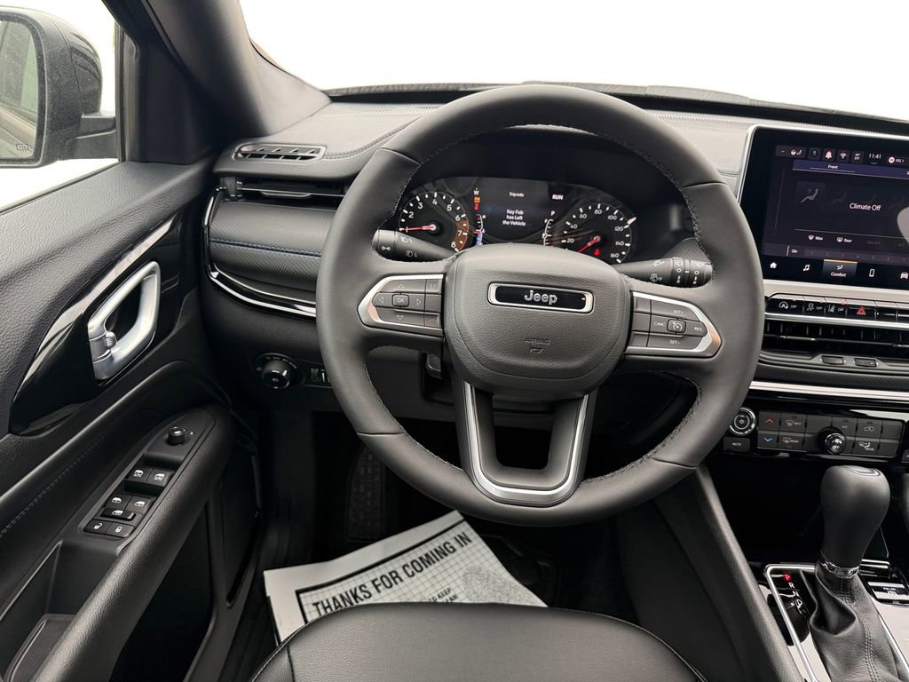 New 2026 Jeep Compass Latitude image 12