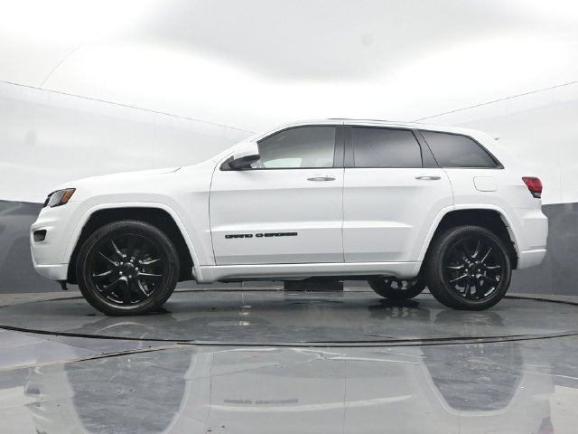 Used 2019 Jeep Grand Cherokee Altitude AWD/4WD image 49