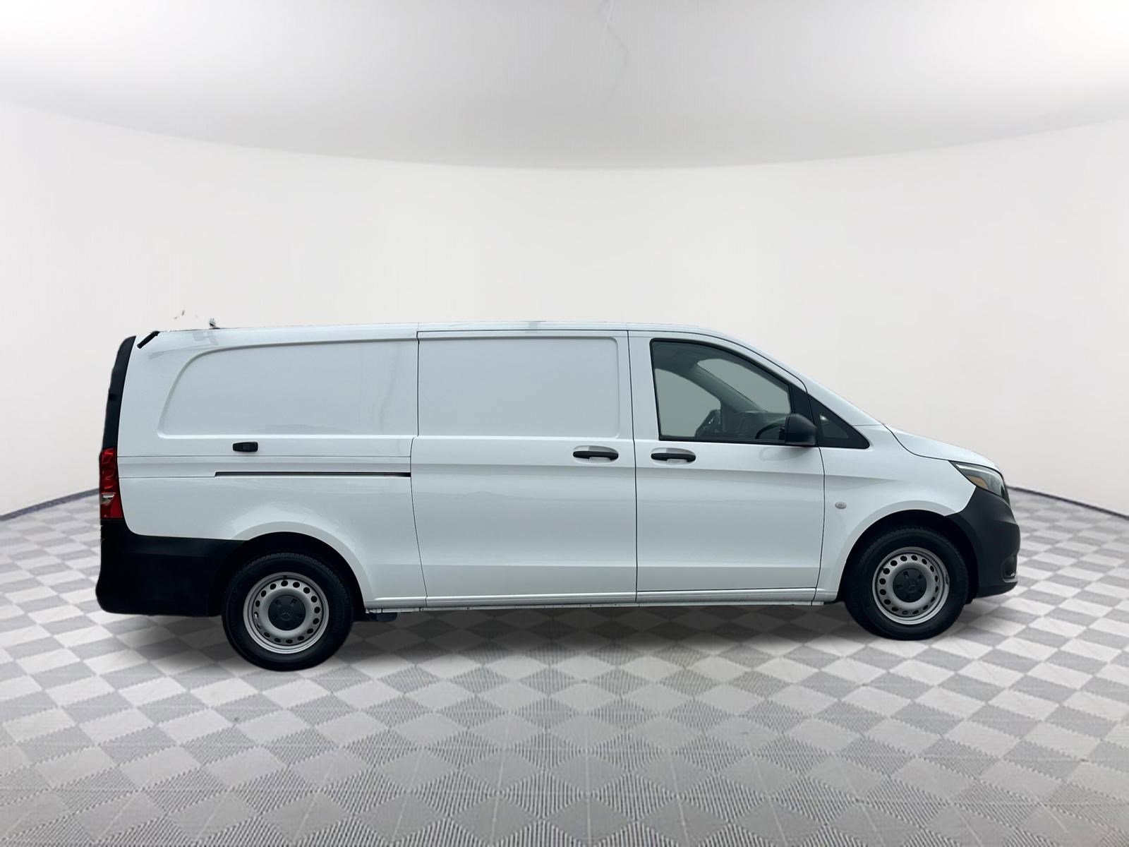 Used 2023 Mercedes-Benz Metris image 6