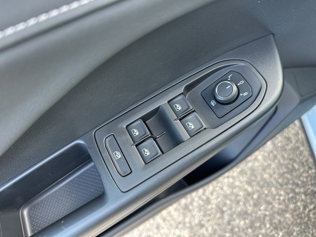 New 2026 Volkswagen Taos SE image 12