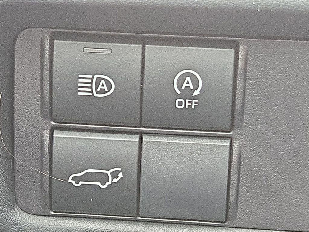 Used 2024 Toyota Highlander LE image 50