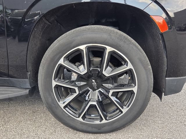 Used 2021 Chevrolet Tahoe RST w/ Luxury Package RWD image 11