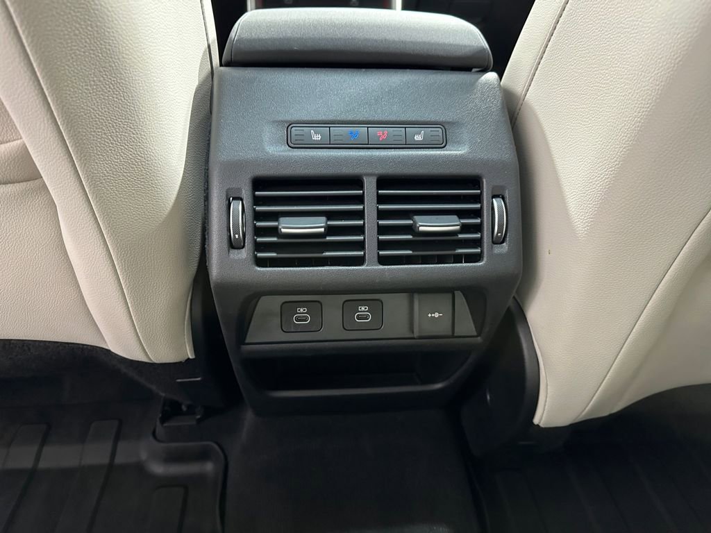 Used 2025 Land Rover Discovery Sport S image 22