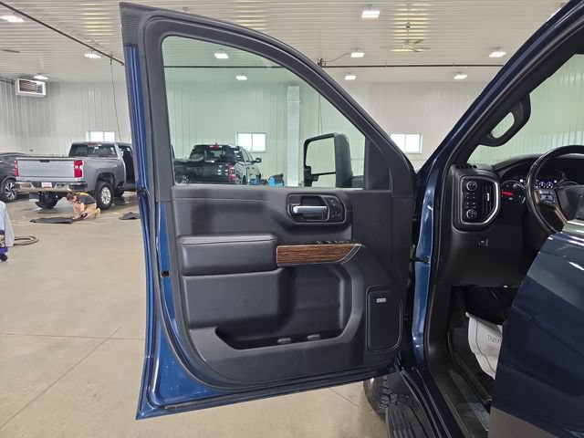 Used 2022 Chevrolet Silverado 3500 High Country w/ Safety Package II AWD/4WD image 32