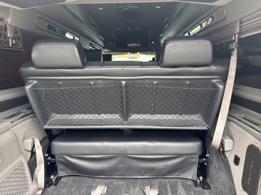 Used 2014 Chevrolet Express 2500 Extended RWD image 52