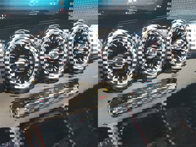 Used 2021 Mercedes-Benz GLB 250 4MATIC image 27