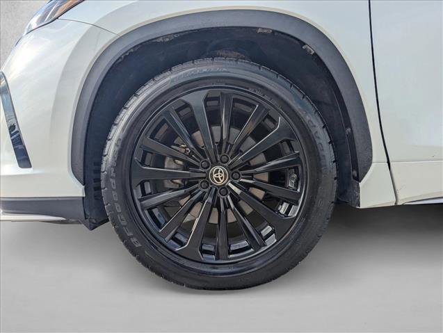 Used 2023 Toyota Highlander XSE FWD image 22