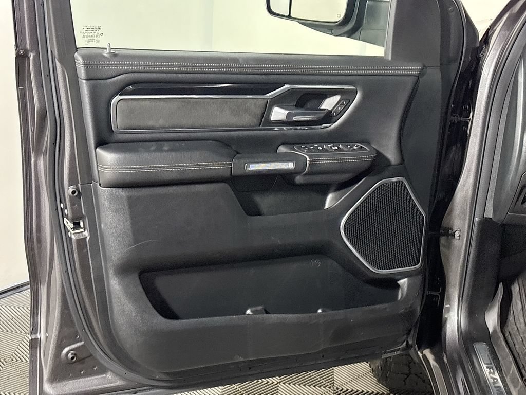 Used 2021 RAM 1500 Laramie w/ Sport Appearance Package AWD/4WD image 10