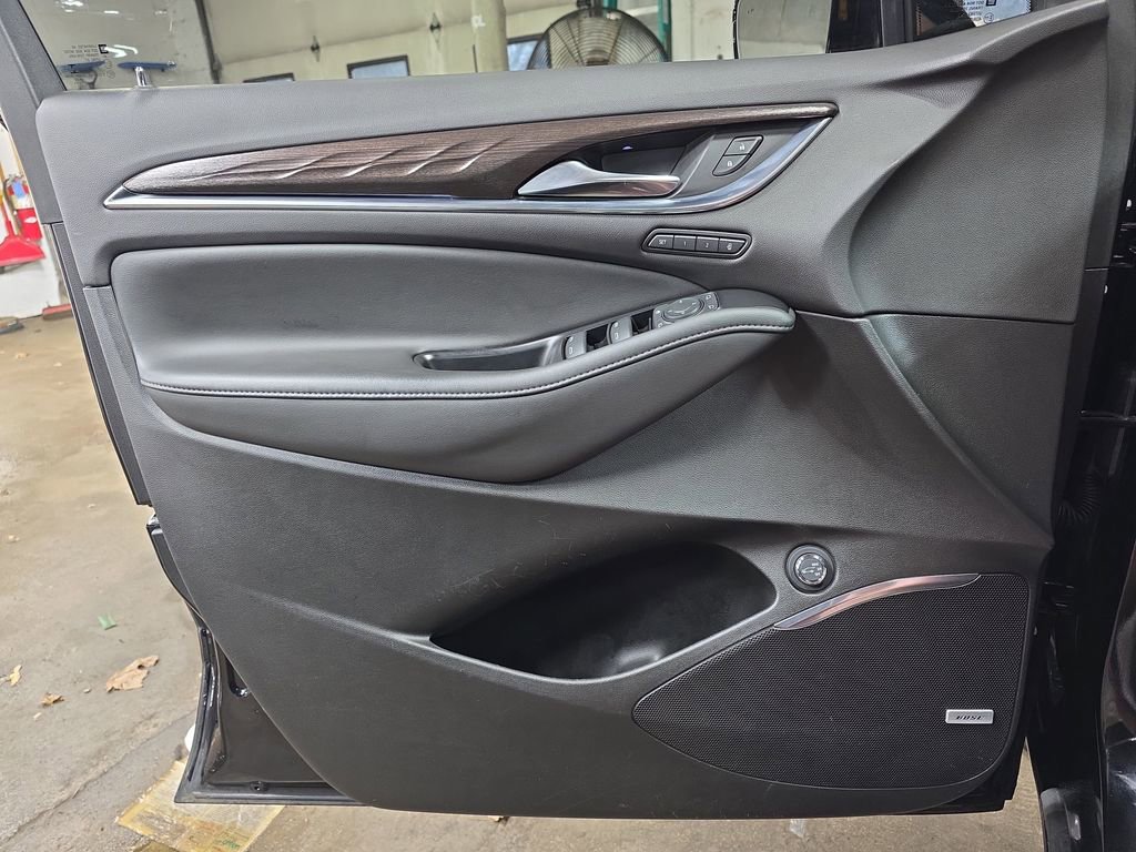 Used 2022 Buick Enclave Avenir w/ Avenir Technology Package image 26