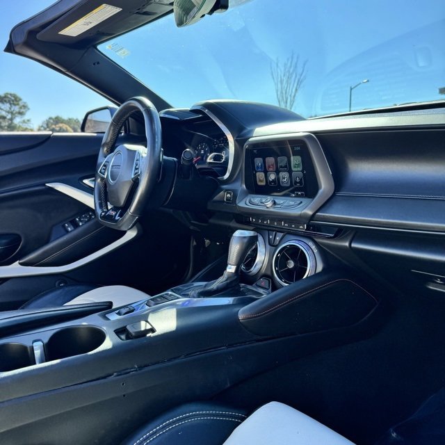 Used 2018 Chevrolet Camaro SS image 22