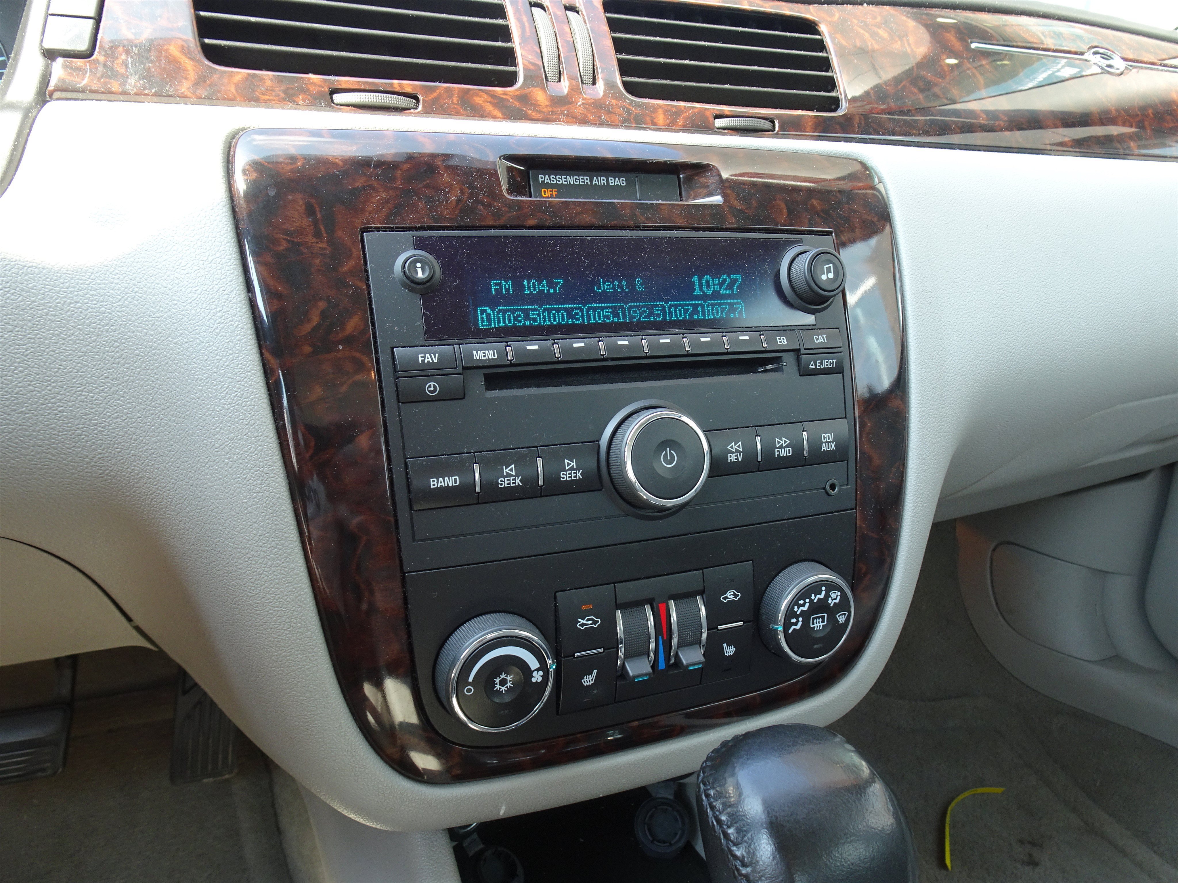 Used 2012 Chevrolet Impala LTZ FWD image 10