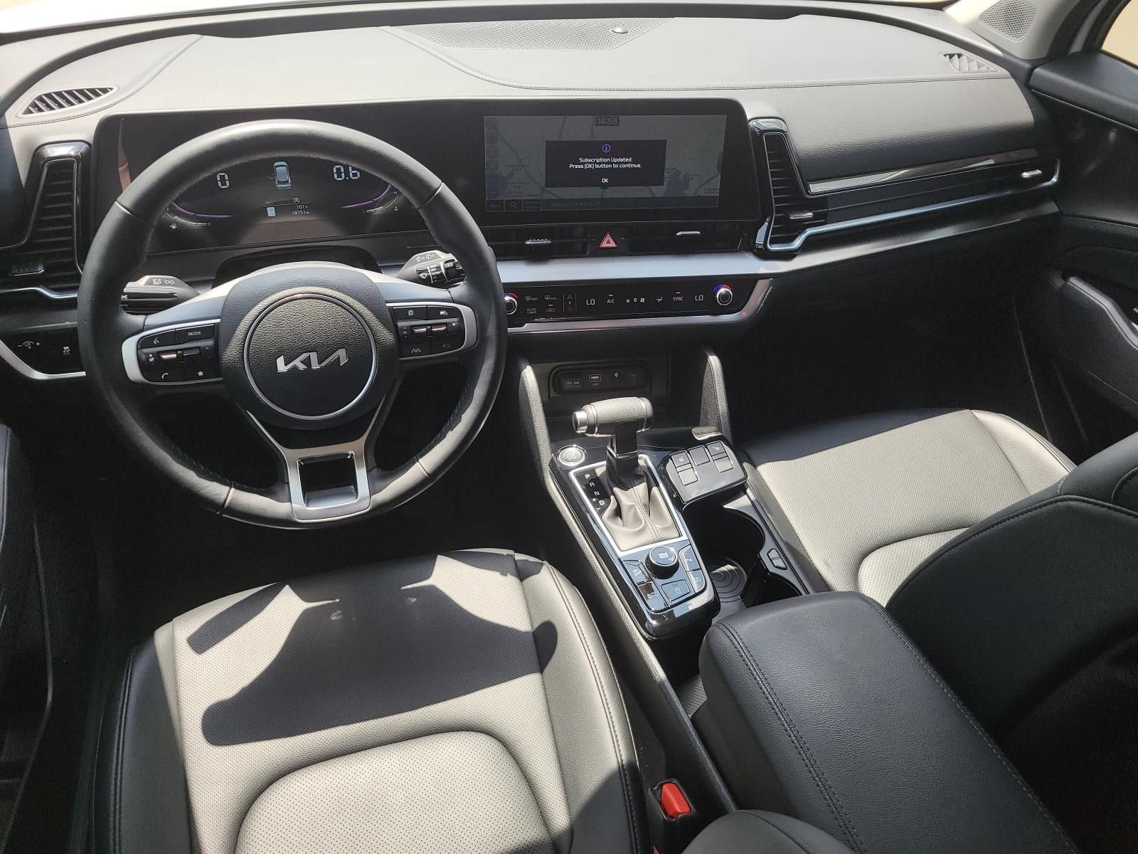 Used 2025 Kia Sportage EX FWD image 14