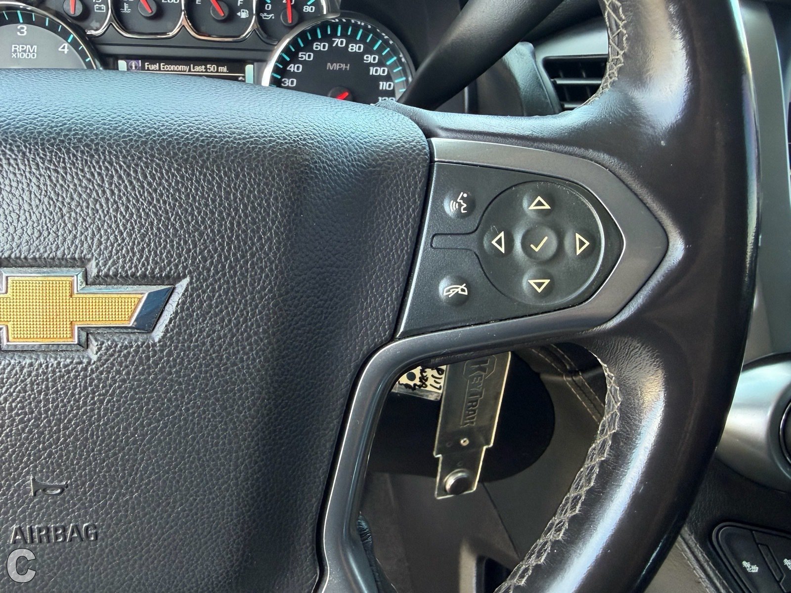 Used 2015 Chevrolet Suburban LT RWD image 36