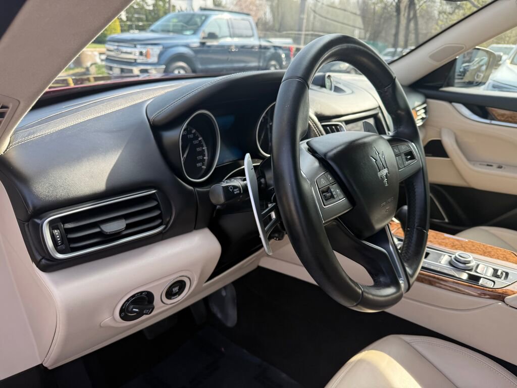 Used 2017 Maserati Levante S AWD/4WD image 12
