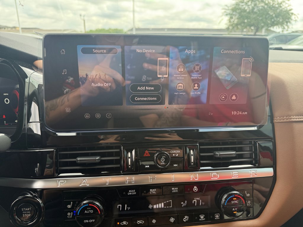 New 2026 Nissan Pathfinder Platinum w/ Lighting Package FWD image 20