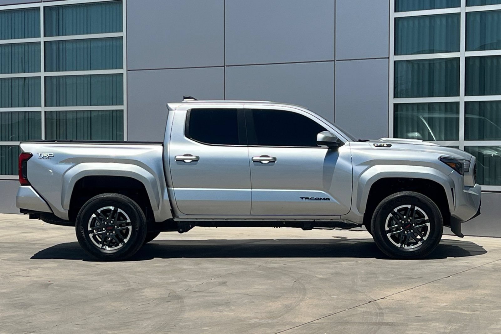 Certified 2025 Toyota Tacoma TRD Sport AWD/4WD image 3