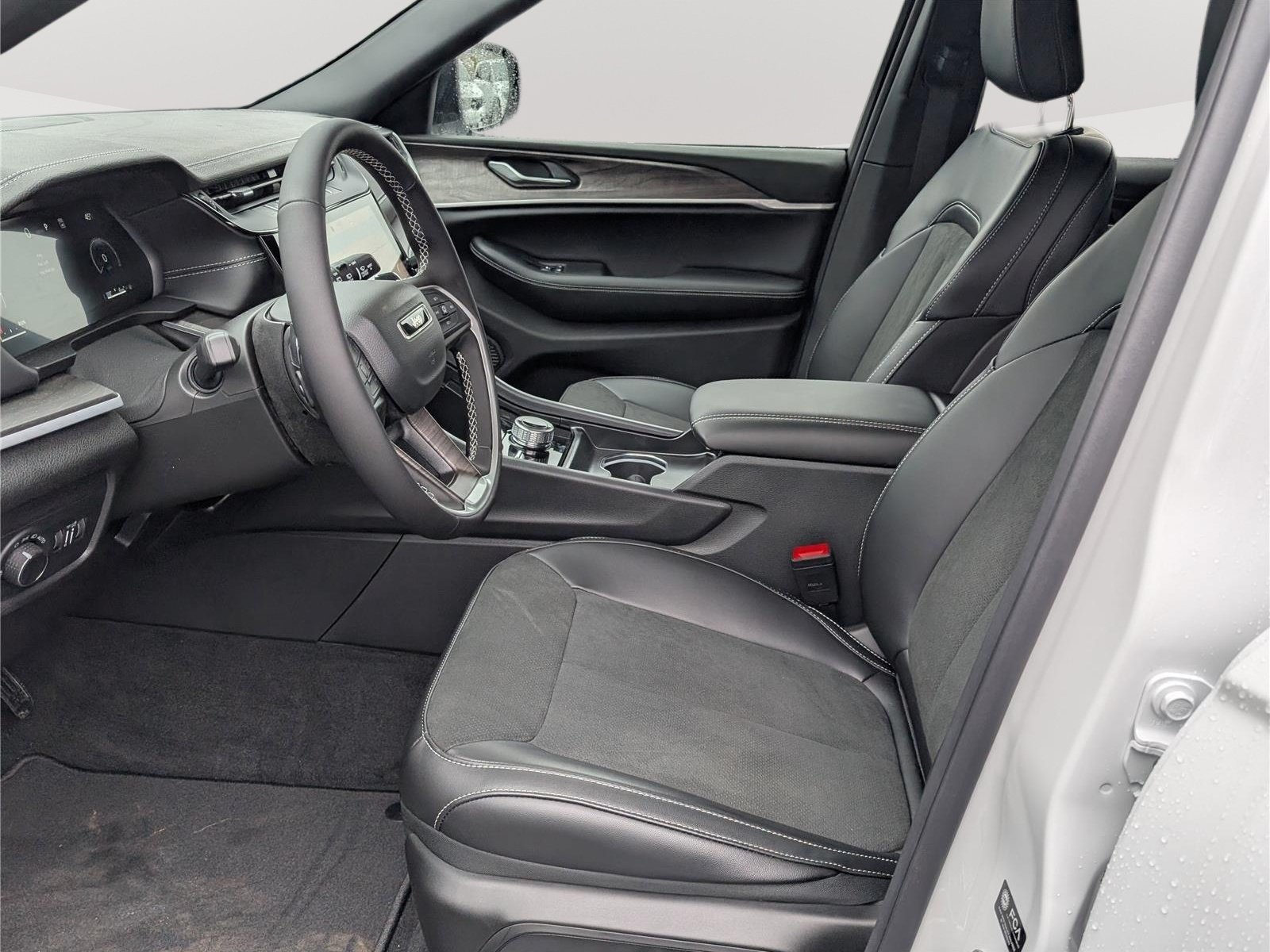 New 2026 Jeep Grand Cherokee Altitude AWD/4WD image 12