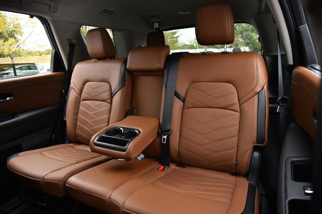 New 2025 Nissan Pathfinder Platinum w/ Cargo Package image 27