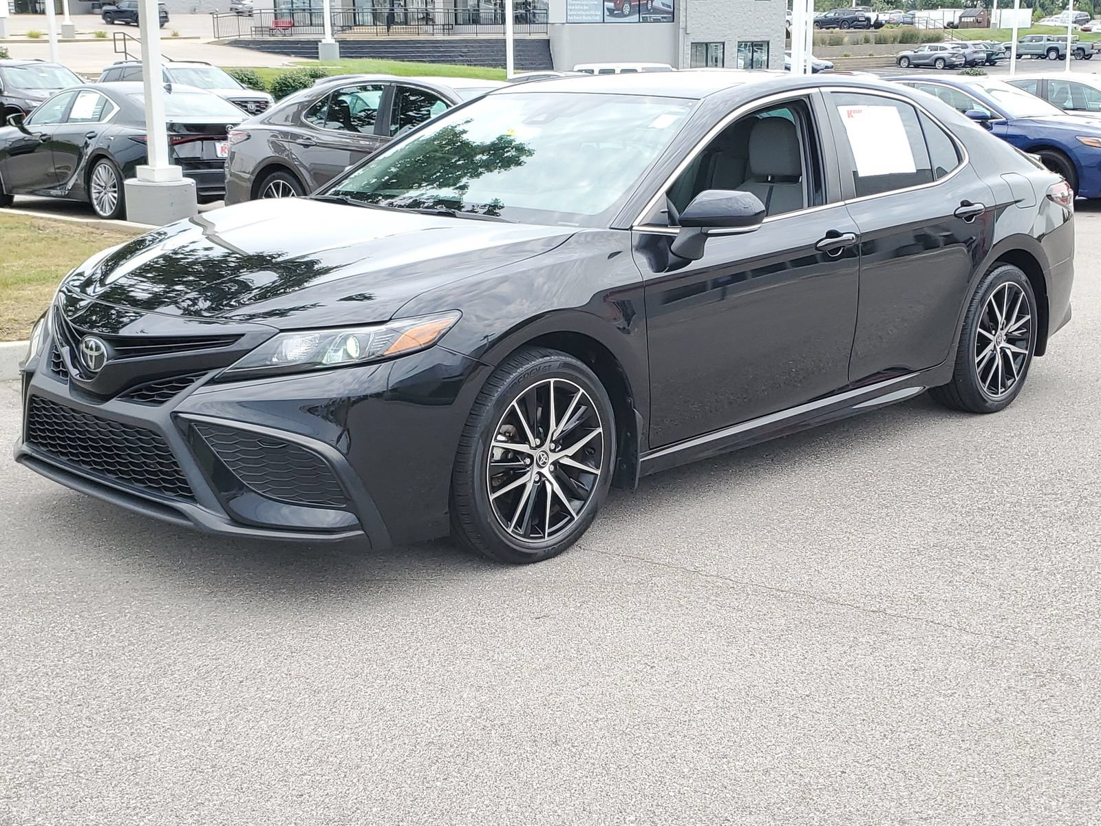 Certified 2023 Toyota Camry SE AWD/4WD image 2