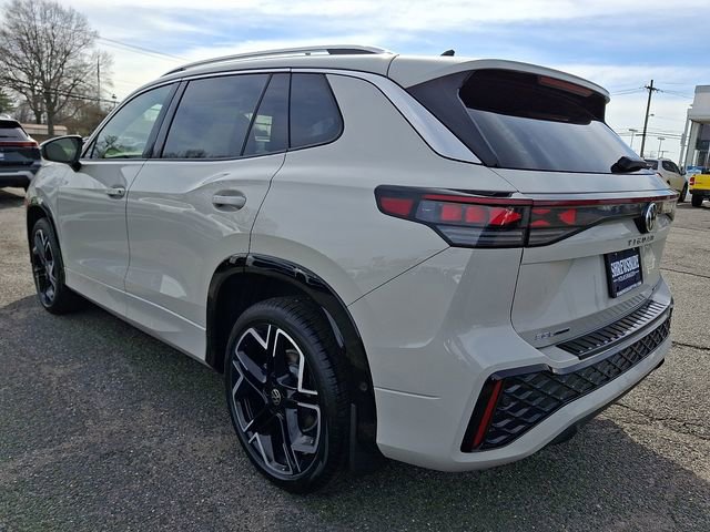 New 2026 Volkswagen Tiguan SEL R-Line image 3