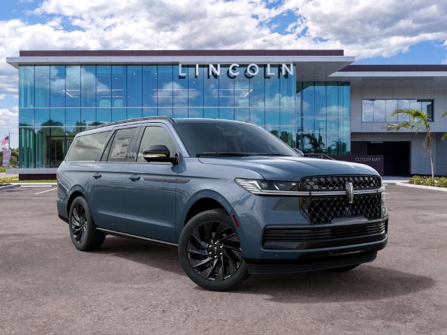 New 2027 Lincoln Navigator L Reserve w/ Jet Appearance Package RWD image 4