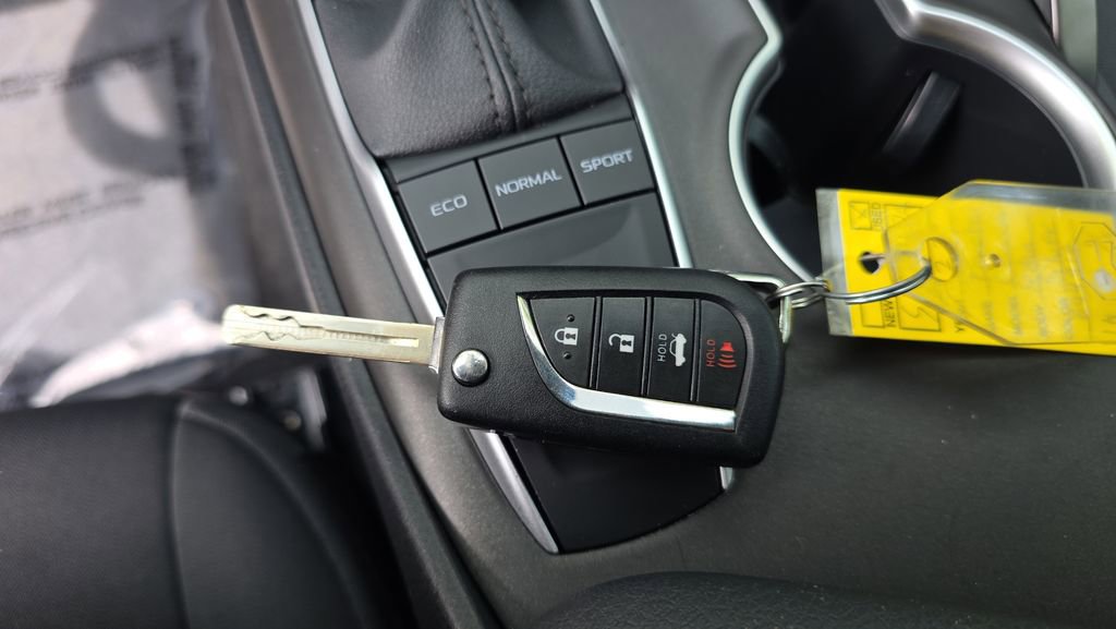 Used 2022 Toyota Camry LE image 26