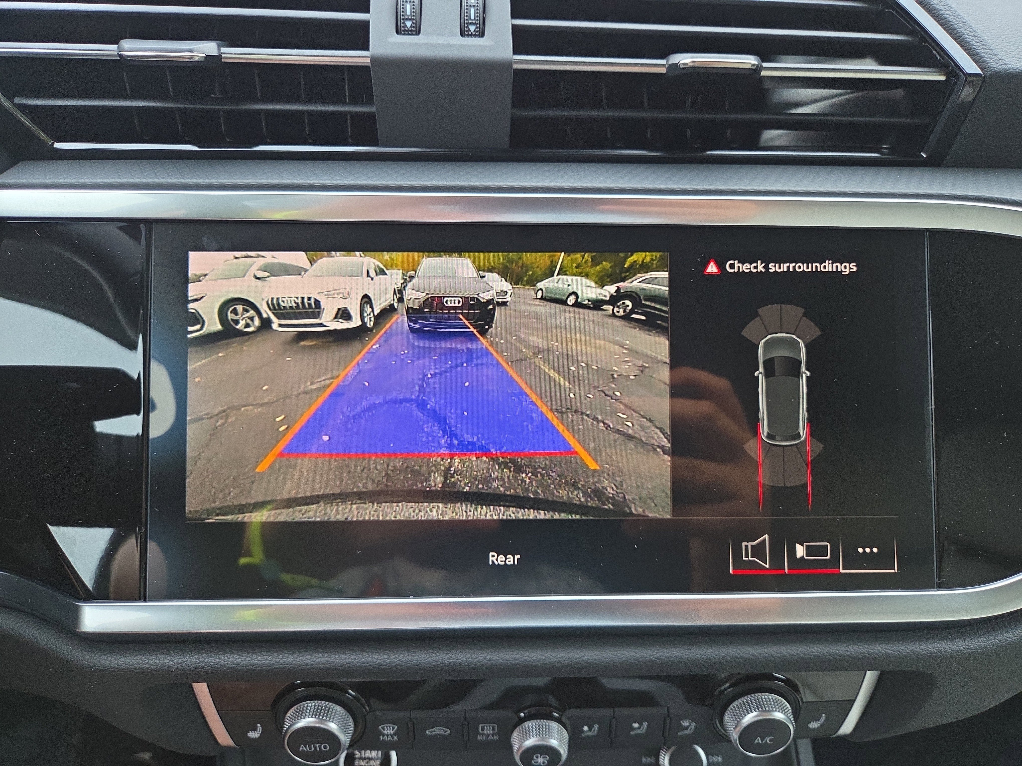 New 2025 Audi Q3 2.0T Premium image 23