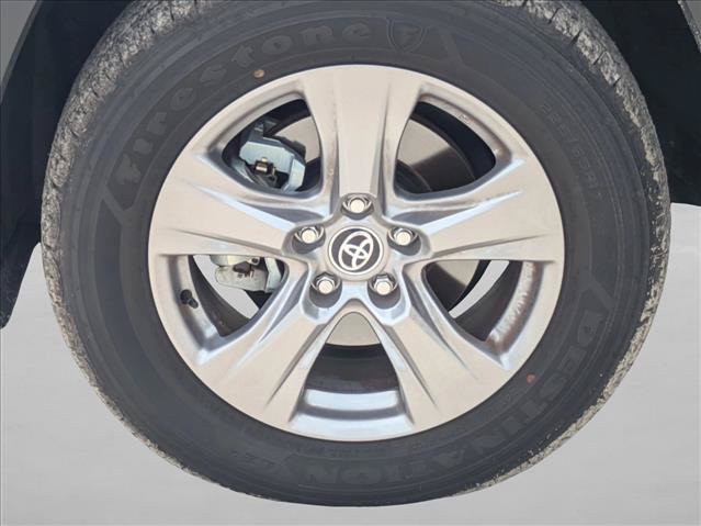 Used 2025 Toyota RAV4 XLE AWD/4WD image 15