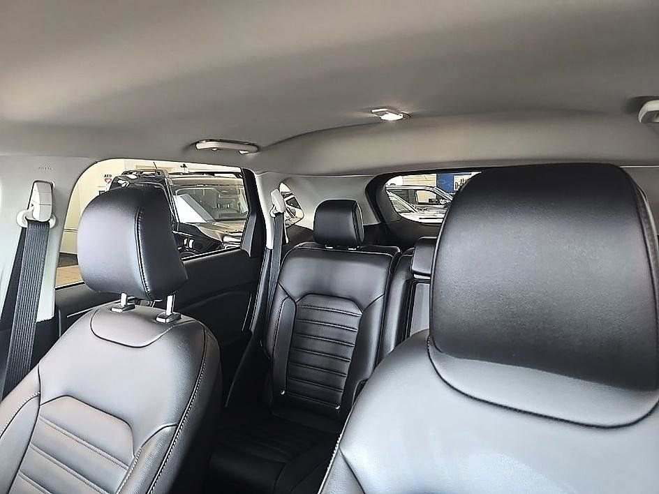Used 2023 Ford Edge SEL AWD/4WD image 26