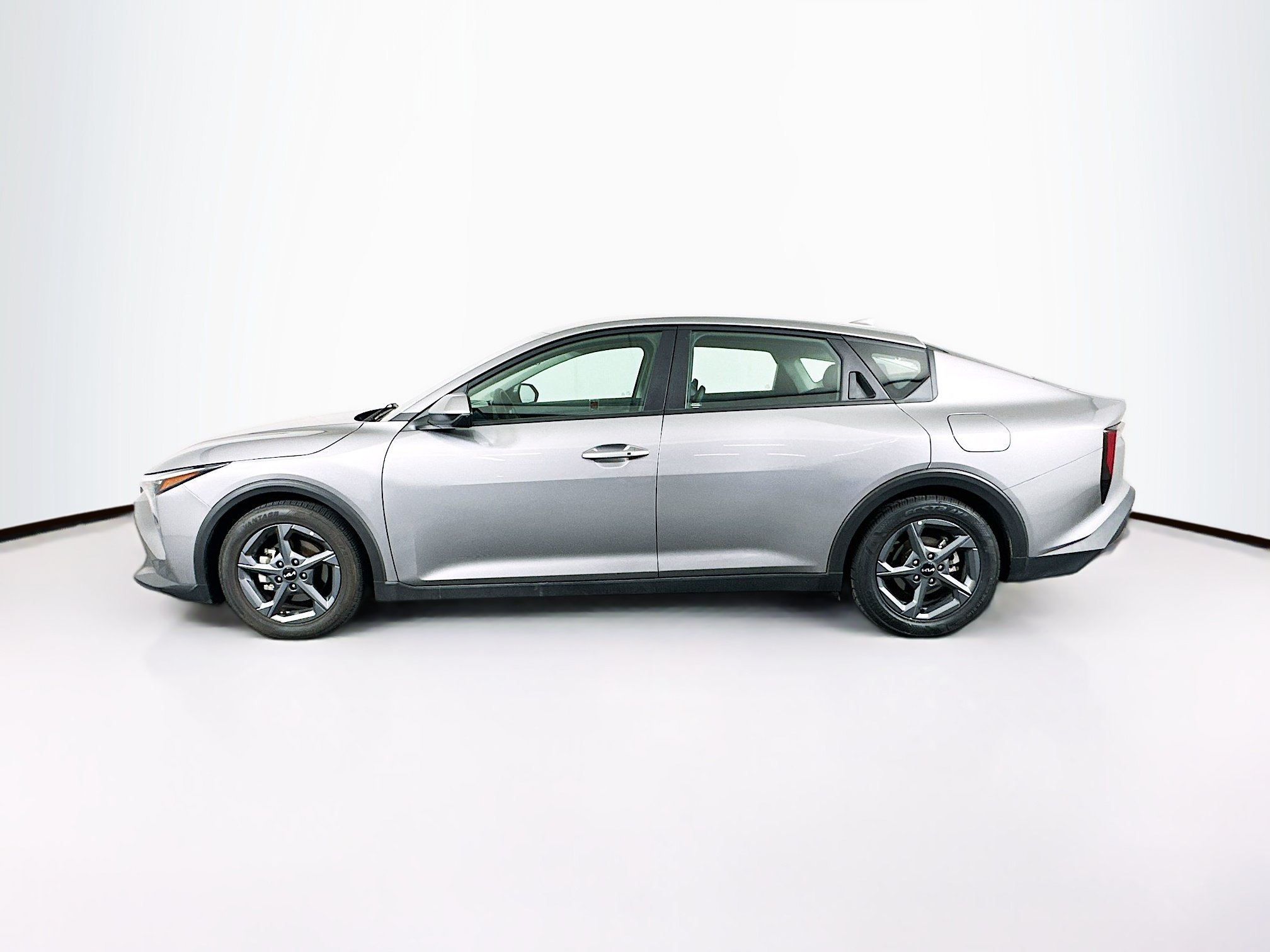 Used 2025 Kia K4 FWD image 4