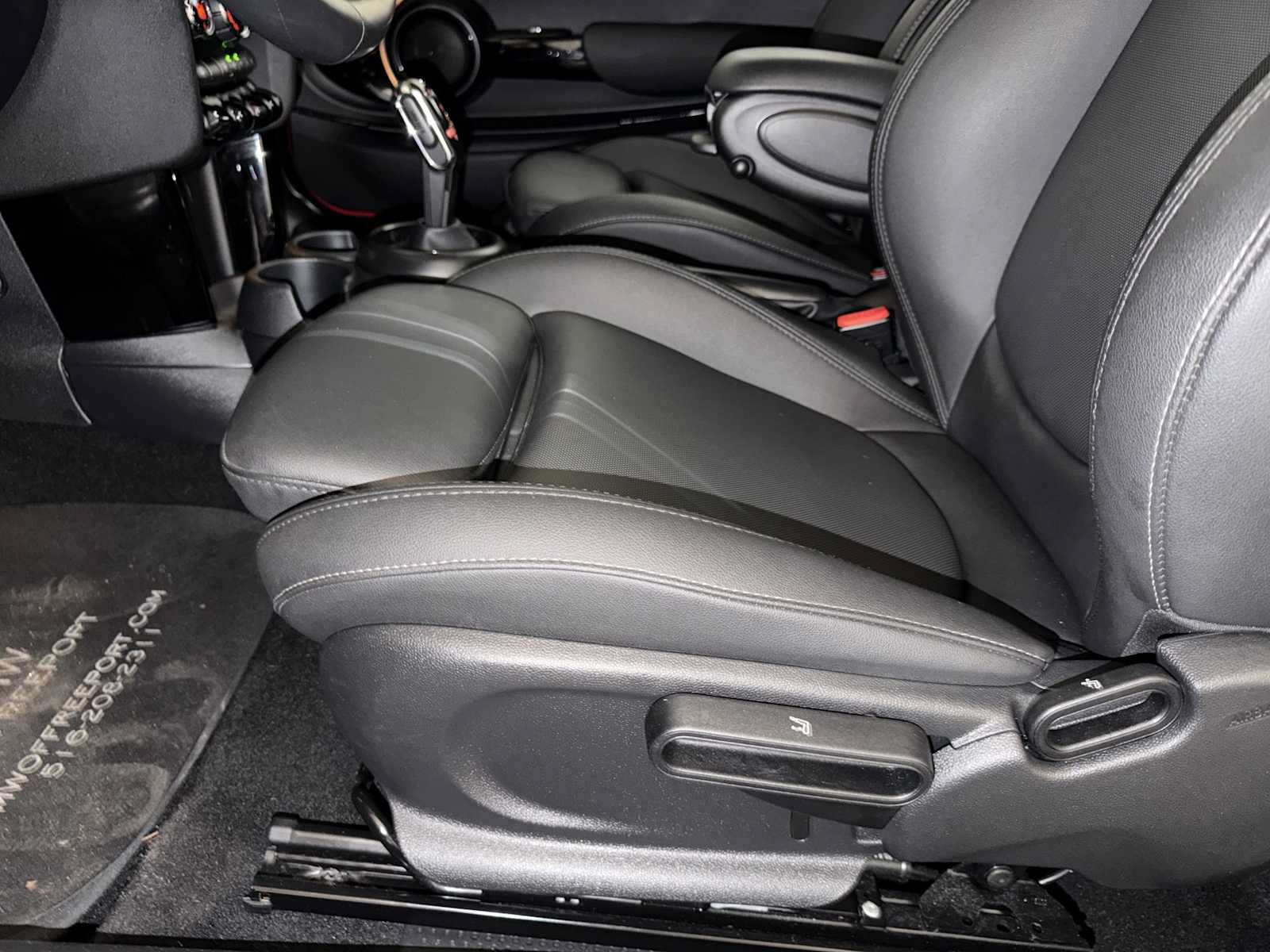 Used 2024 MINI Cooper S FWD image 10