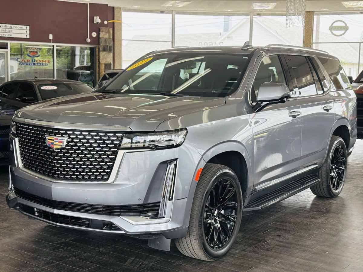 Used 2022 Cadillac Escalade Luxury AWD/4WD image 16