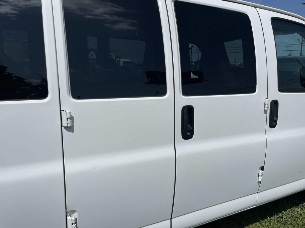 Used 2020 Chevrolet Express 3500 LT w/ LT Preferred Equipment Group RWD image 24
