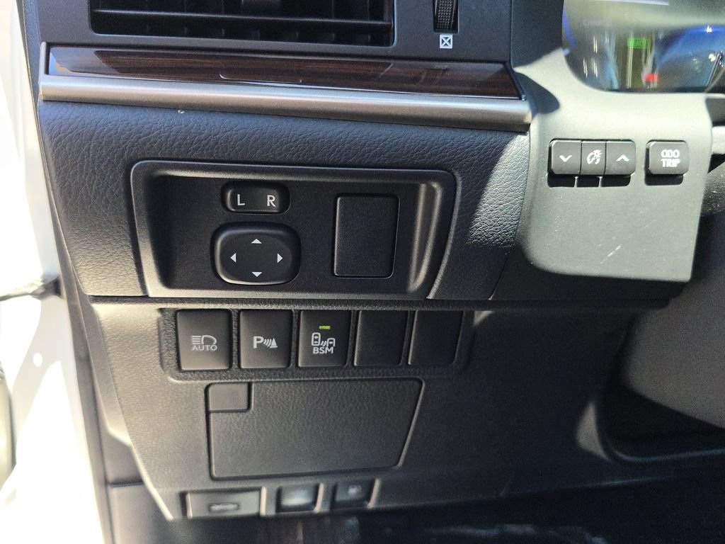 Used 2016 Lexus ES 300h w/ Navigation System Package FWD image 31