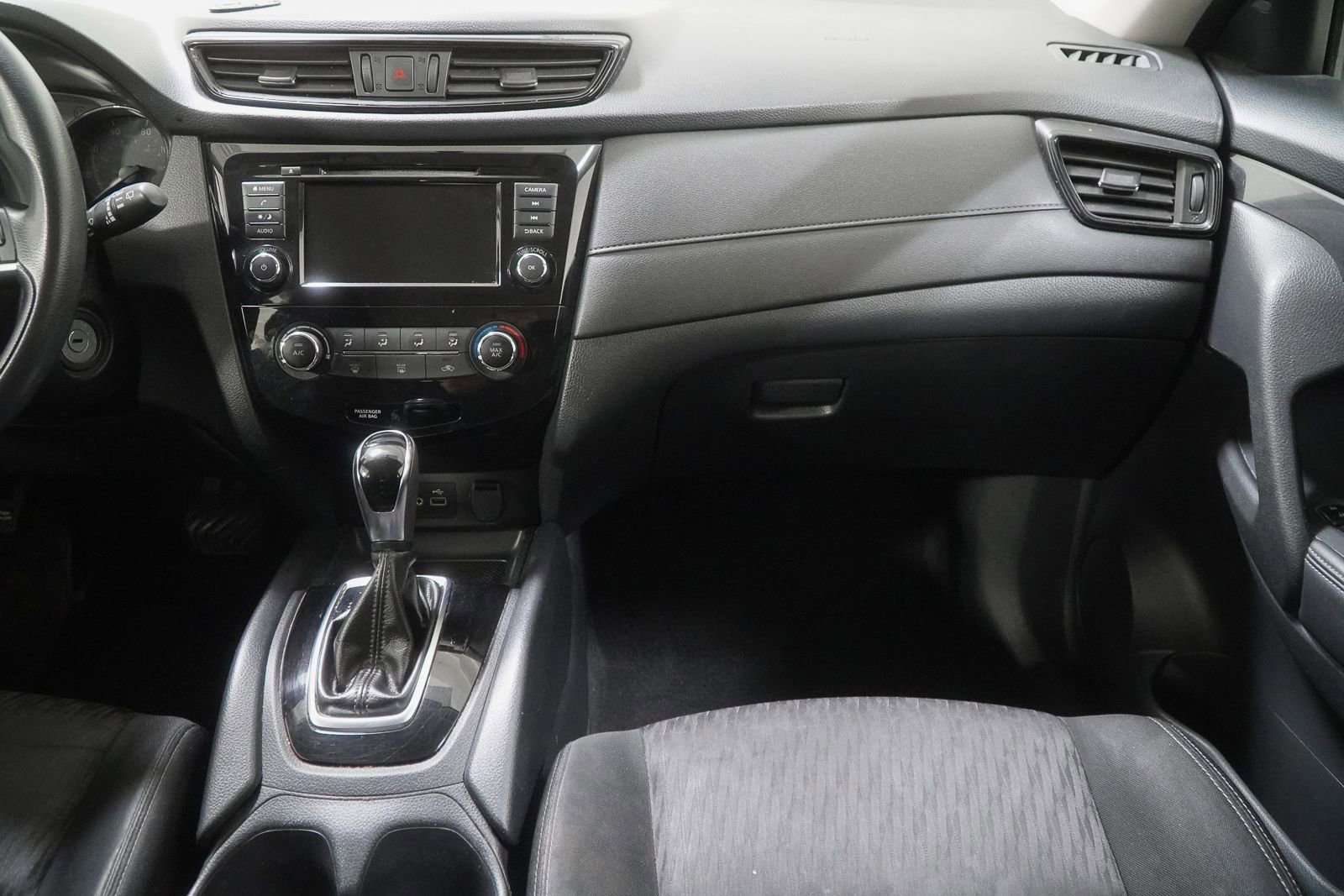 Used 2018 Nissan Rogue S image 30