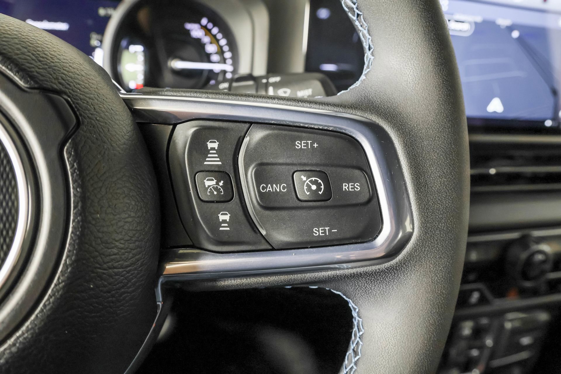 Used 2024 Jeep Wrangler High Altitude AWD/4WD image 30