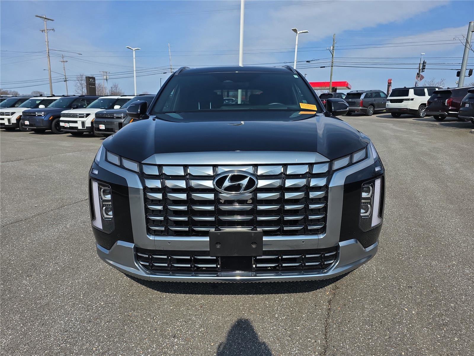 Used 2024 Hyundai Palisade Calligraphy image 11