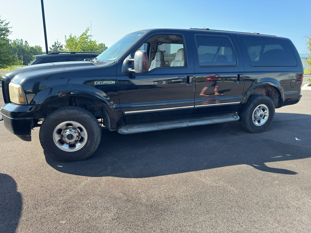 Used 2005 Ford Excursion Limited AWD/4WD image 2