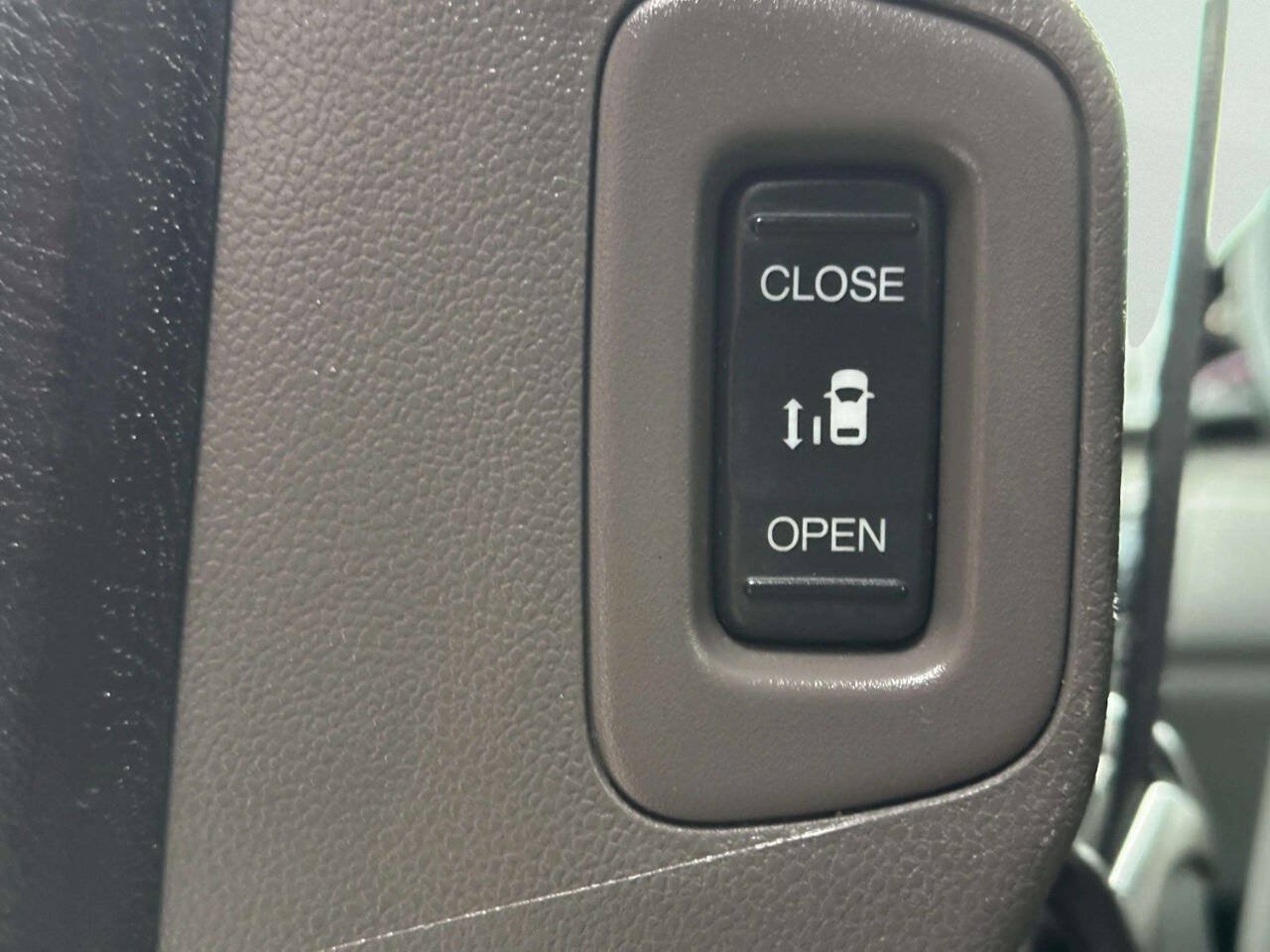 Used 2016 Honda Odyssey Touring Elite image 14
