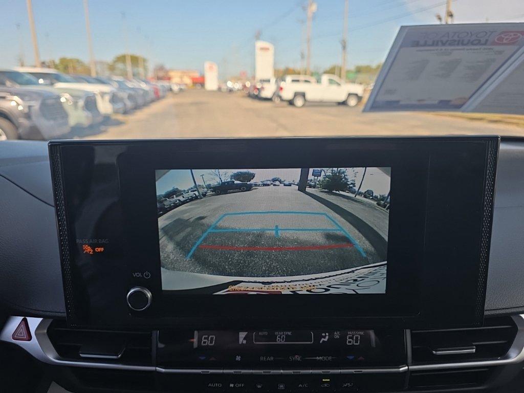Certified 2025 Toyota Sienna LE FWD image 21