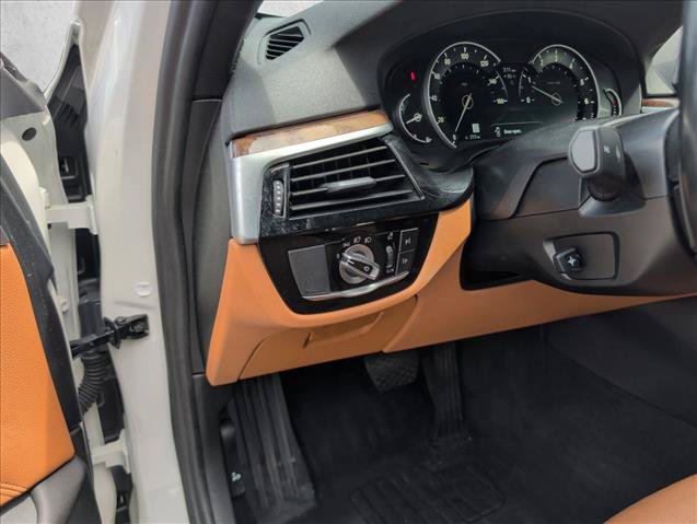 Used 2019 BMW 540i w/ Convenience Package RWD image 13